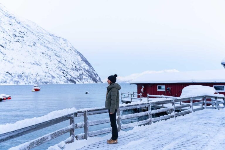 What to Wear in Norway During Winter (2026 Packing Guide) What to Wear in Norway During Winter (2026 Packing Guide)
