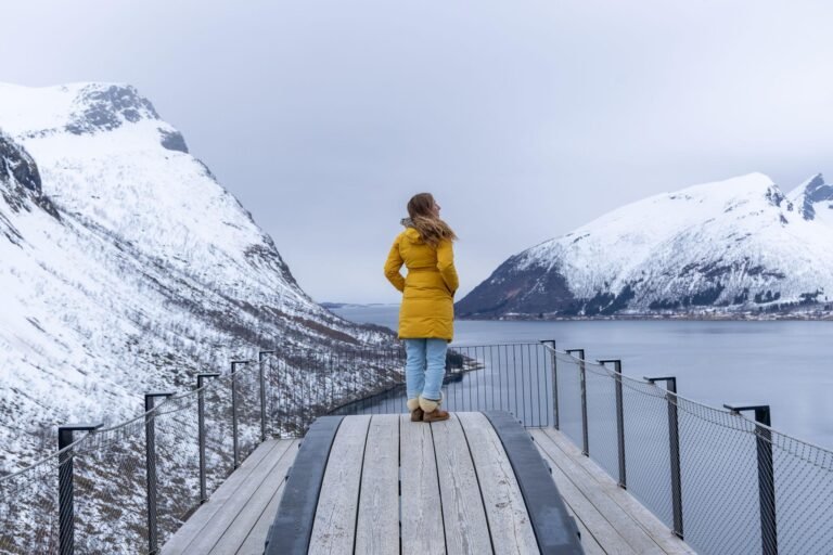 Cozy Norway Winter Outfit Ideas for Every Traveler (2026 Style Guide) Cozy Norway Winter Outfit Ideas for Every Traveler (2026 Style Guide)