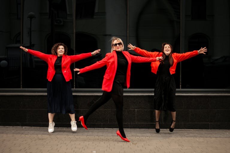 19 Positive Life Quotes for Happiness and Inner Peace