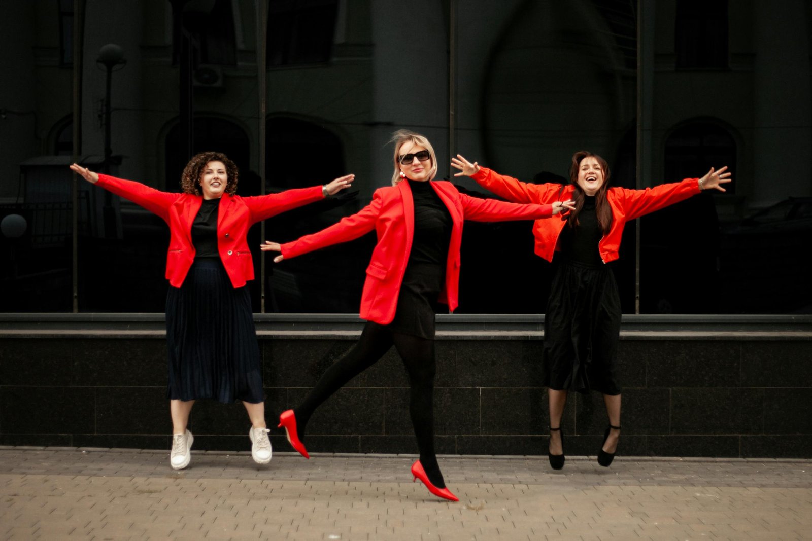 19 Positive Life Quotes for Happiness and Inner Peace