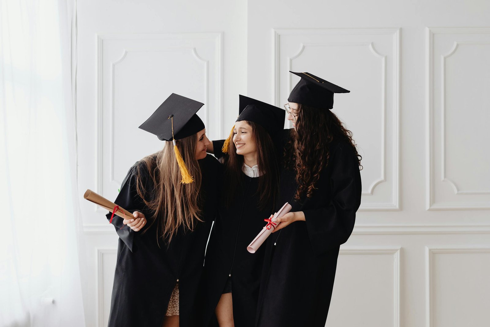 23 Graduation Quotes for Friends and Classmates