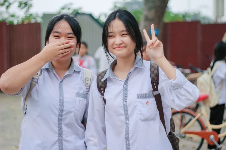 15 Trust Fall Quotes About Friendship and Trust